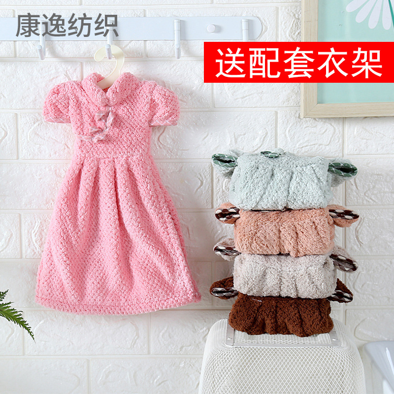 Spot wholesale pineapple cheongsam double-sided absorbent towel kitchen bathroom coral fleece hanging wipe handkerchief