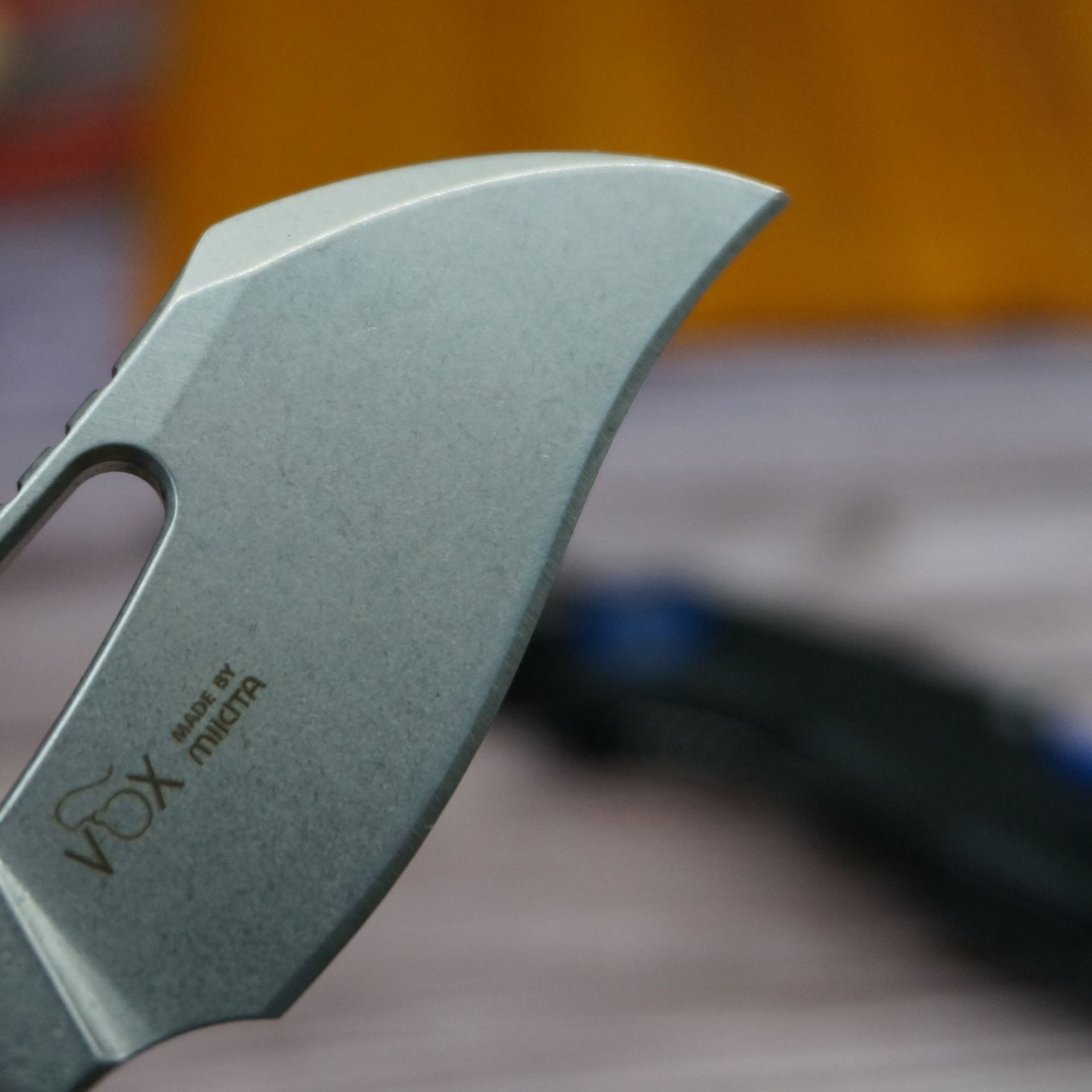 [MKM pequeño pliegue] Cuchillo plegable portátil multifuncional para exteriores Mango de fibra PP duradero Acero N0690 de alta calidad