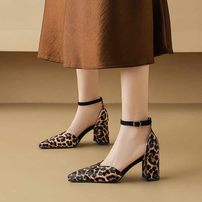 Wholesale Foreign Trade Pointed-Toe French-Style Widened Single-Strap Chunky Heel Women's Hollow Comfortable Mary Jane Shoes Leopard Print