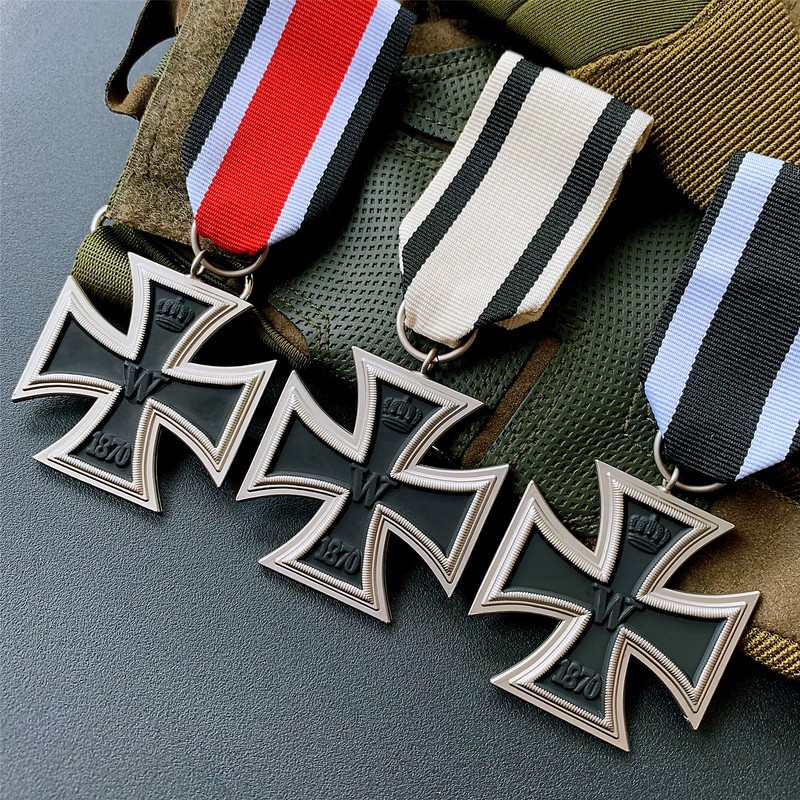 卸売高品質プロイセン十字章騎士メダルレトロブローチアクセサリー外国貿易モデル