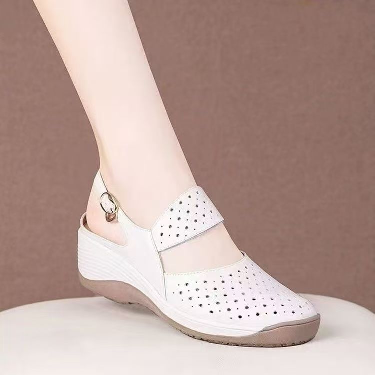 Zapatos de agujero de pie, zapatos de viaje de suela suave para mujeres, nuevos zapatillas de verano chinas, zapatillas de cabeza gruesa para mujeres