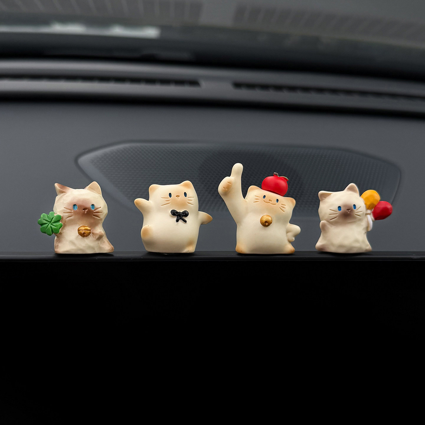 Creative cat car dashboard decoration, cute figurine for car center console screen, small ornament for computer screen for women