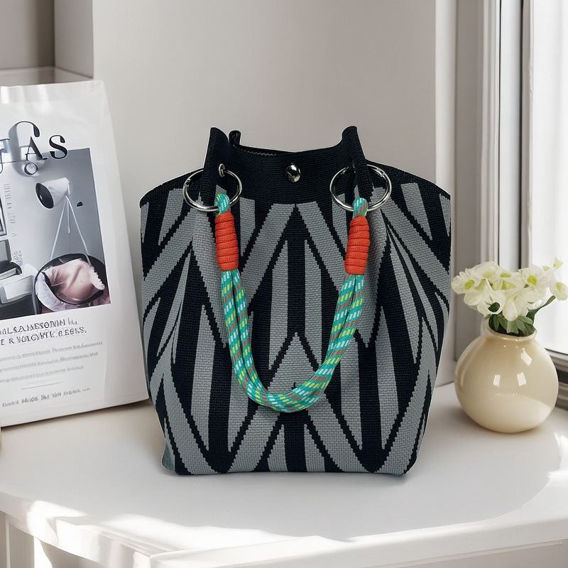 Nicho de diseño blanco y negro jersey jersey bolso de mano casual versátil gran capacidad bolso de mochila fábrica directa