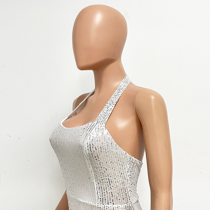 Cocktailjurk voor dames met split pailletten en halterstijl_voghion.com