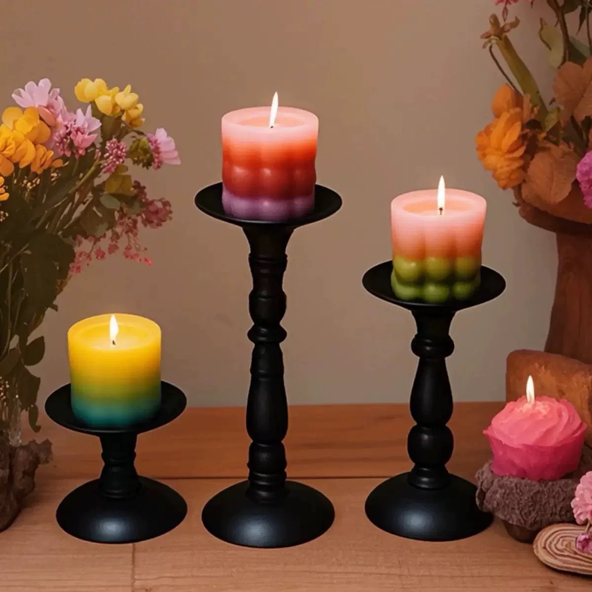 Fabricante directo ins retro americano candelabro de hierro forjado atmósfera decoración de mesa de comedor adornos columna romana candelabro asiento