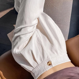 �}����e��ɫ���z���ѝŮ�ļ���aֱͲ���и����ϵر������bѝ��