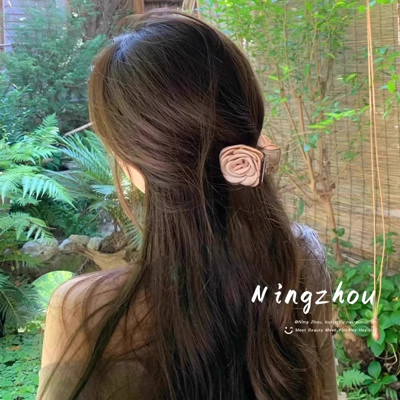 Clip de agarre de camelia cardíaca.