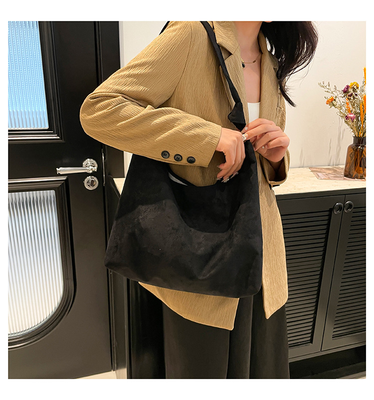 Cross-border suede large bag for women 2024 New style fashionable retro frosted tote bag for autumn and winter work and commuting bucket bag undefined