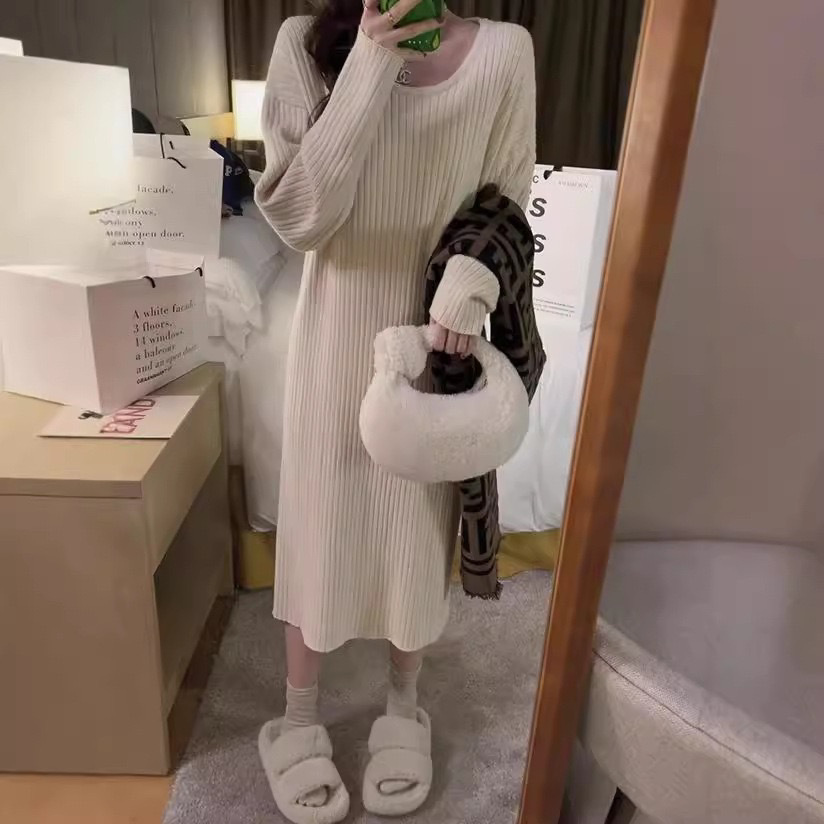 大码女装春秋冬慵懒风宽松内搭打底连衣裙胖mm显瘦遮肚针织毛衣裙