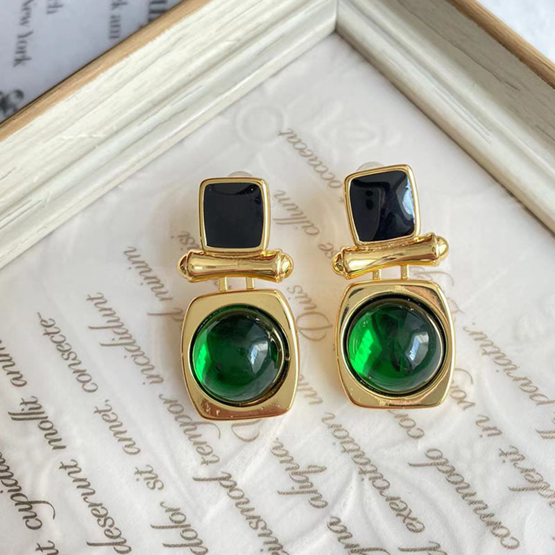 Fashion Geometric Alloy Gold Plated Artificial Gemstones Women's Ear Studs 1 Pair display picture 3