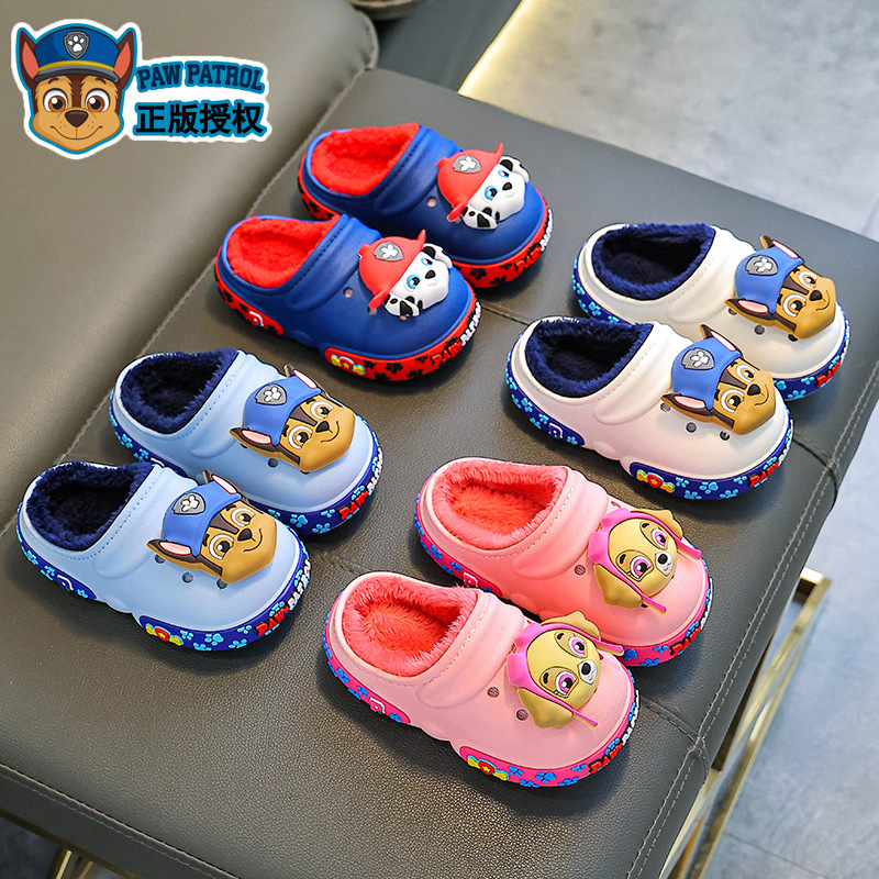Paquetes de invierno para niños, zapatos de algodón cálidos y impermeables, zapatillas de algodón para niños pequeños y medianos.