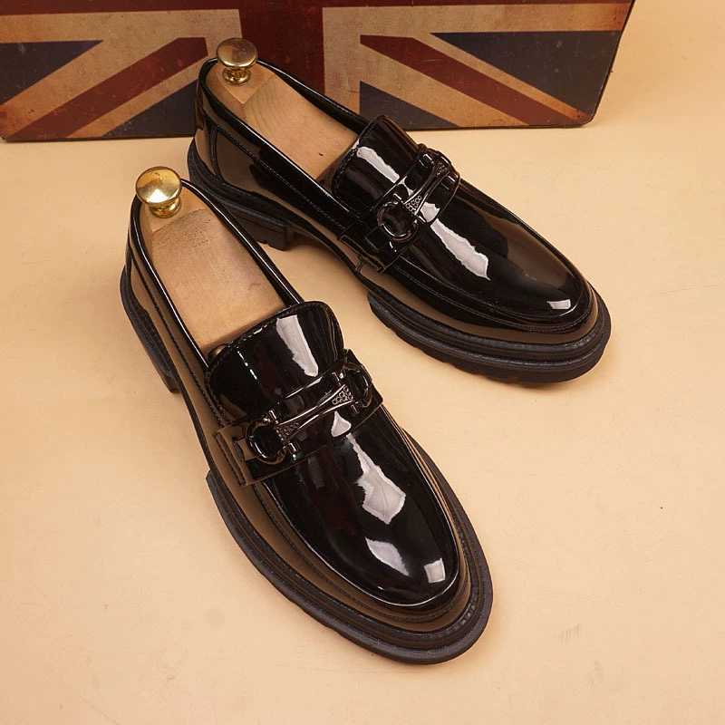 Новые мужские толстые подошвы, чтобы увеличить повседневную лакированную кожаную обувь