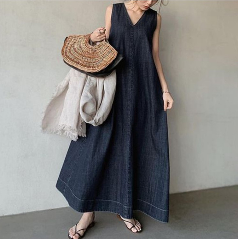 In Stock 2026 Summer New Style Artistic Denim Over-The-Knee Long Dress with Back Tie V-Neck Sleeveless Dress