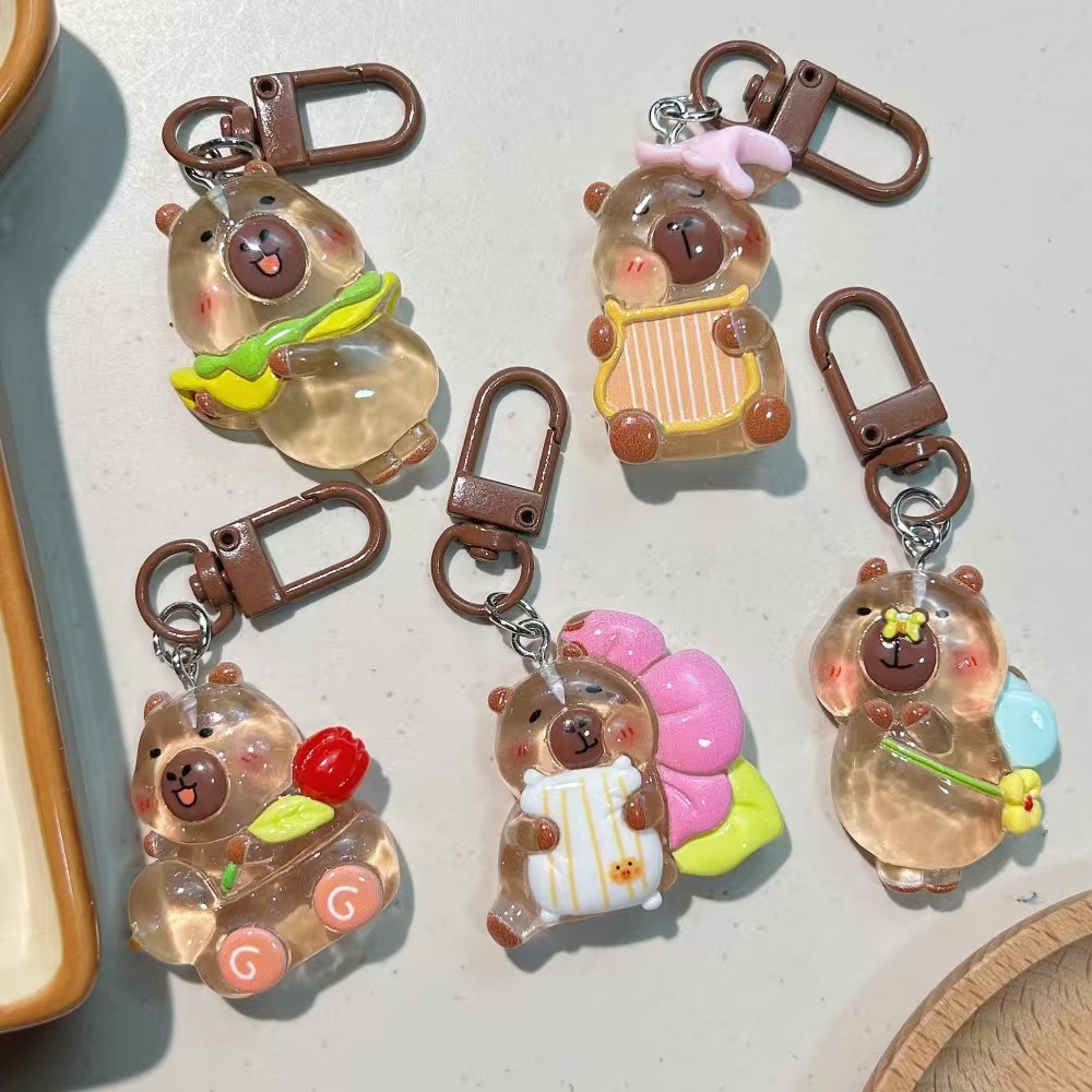 夜光可爱卡皮巴拉树脂钥匙扣挂件学生包包挂件闺蜜情侣小礼物批发