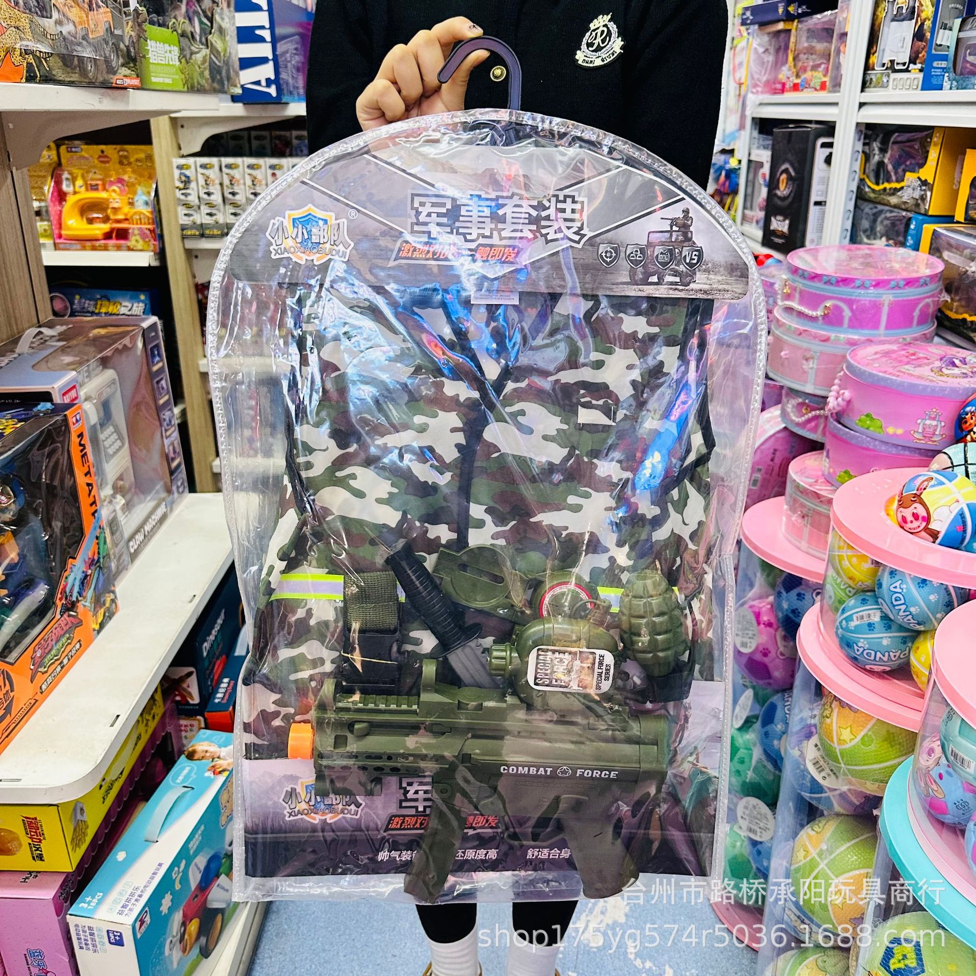 Fuerza de vuelo de tropas especiales, ametralladoras eléctricas, fusiles de asalto, traje militar, juguetes para niños, hombre