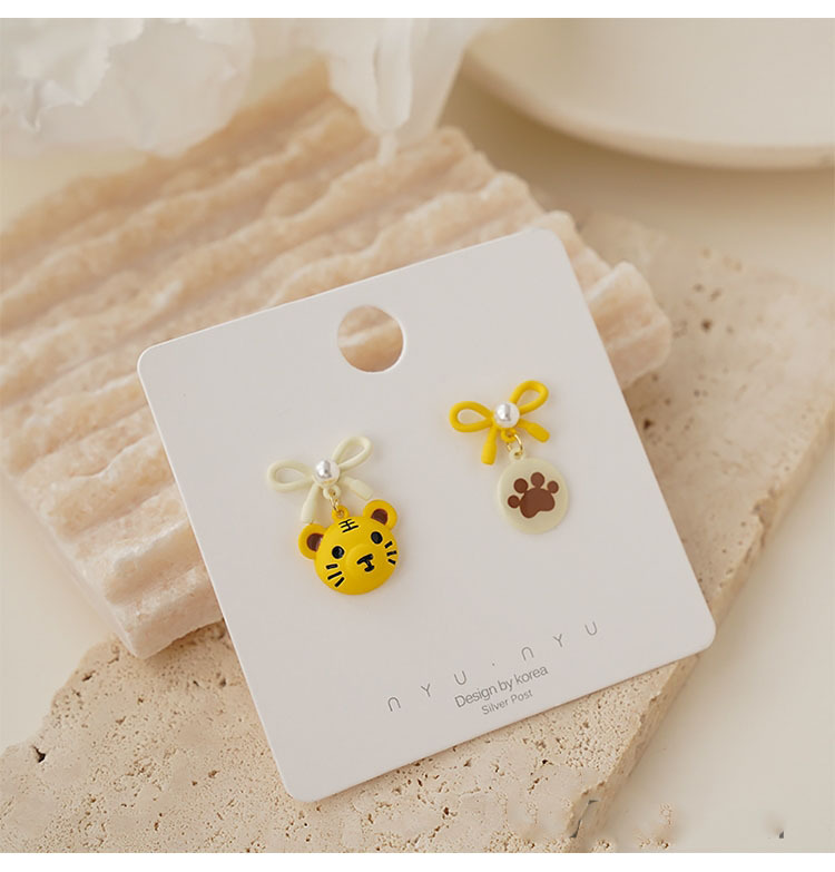 Cartoon Style Style Silver Color Fashion Cute Tiger Spray Paint Dripping Oil Asymmetrical Earrings
