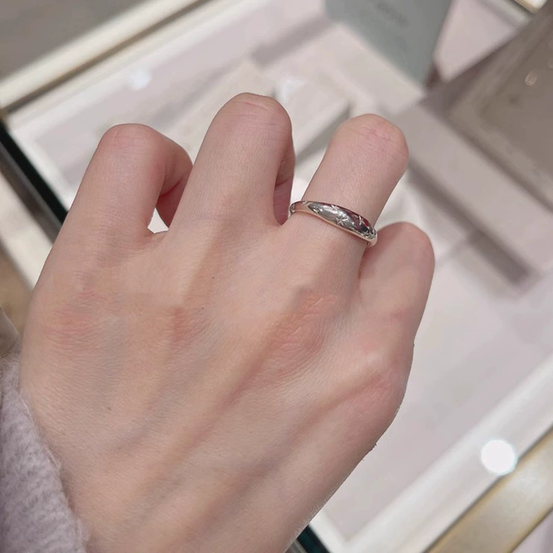 Sophisticated Japanese carved ring, silver 925 sample, 14 carat white gold, gold and silver