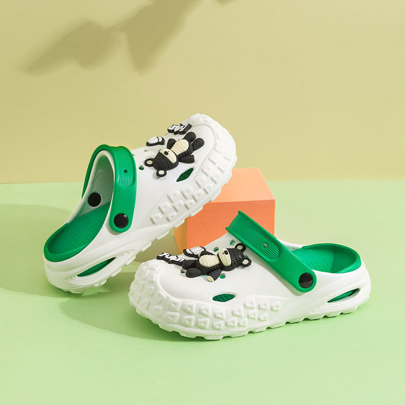 2025 nuevos neumáticos agujeros zapatos antideslizantes antiolentes suela gruesa de verano ropa de moda para trabajar lindas zapatillas de cabeza de paquete