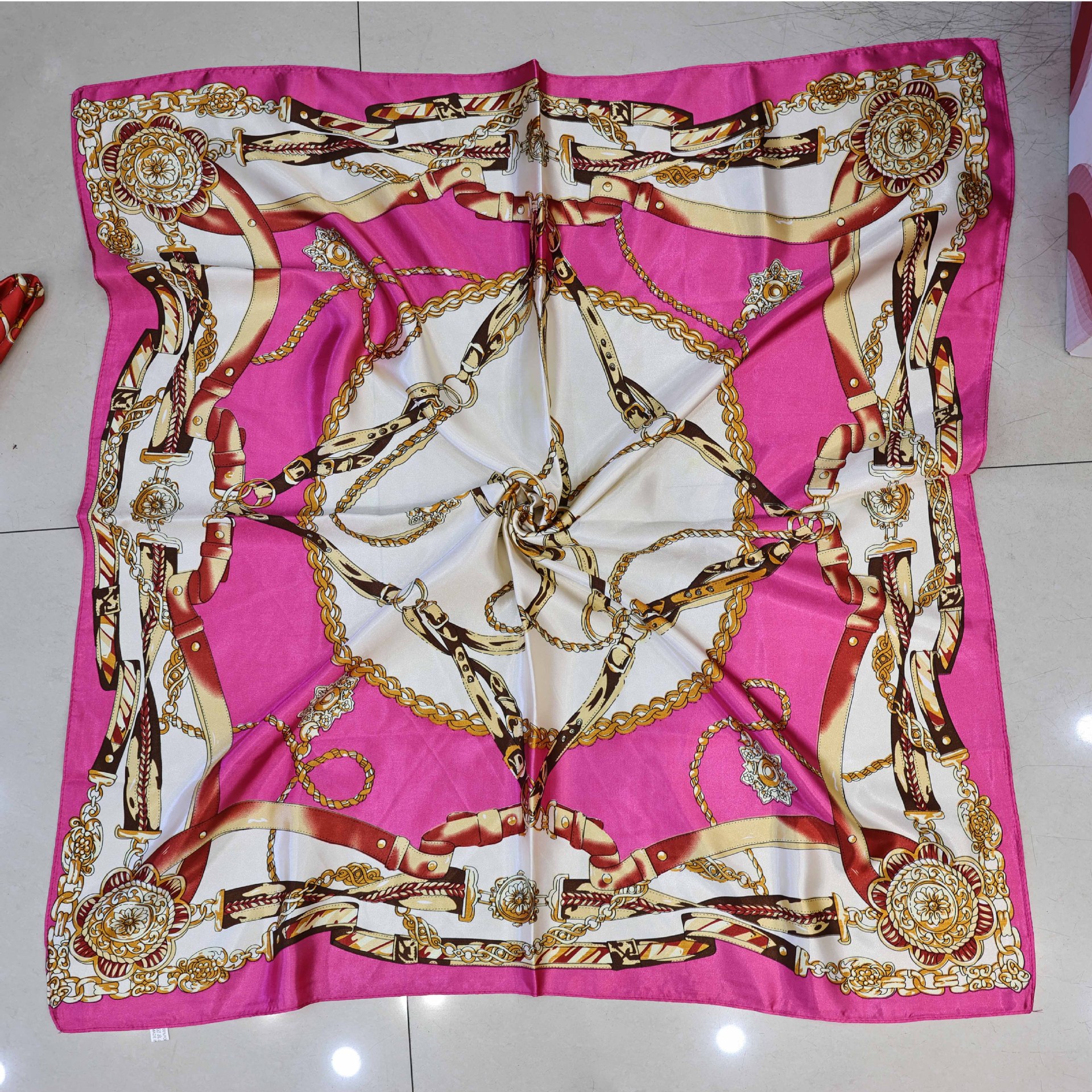 Foulard quadrato in seta satinata da donna sciarpa vintage chic_voghion.com