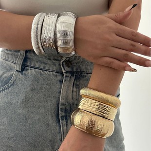 �羳���u���漡��M�y�Ͻ����C �F�������ٴ���_�����C