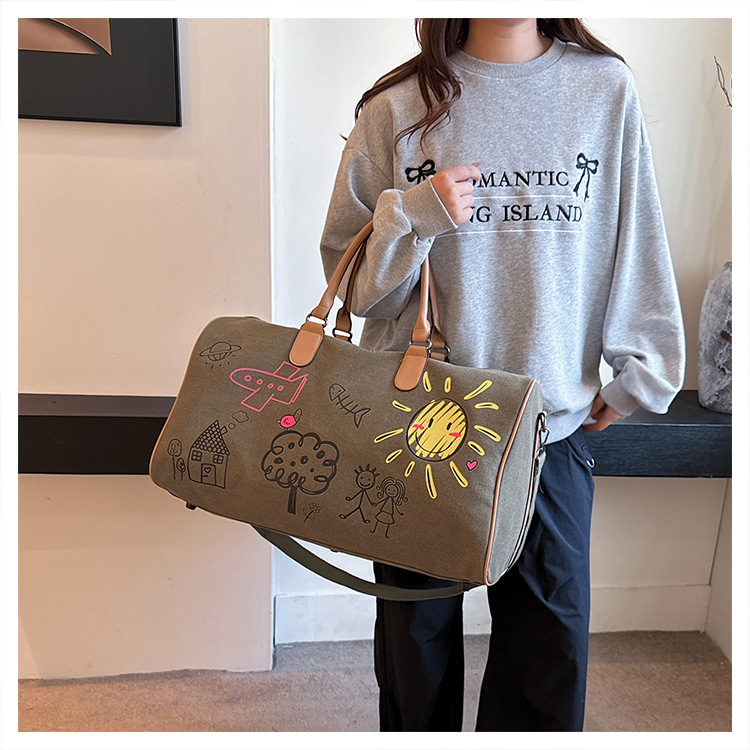 Capacious travel bag for traveling, sports universal shoulder bag for men and women for gym 4