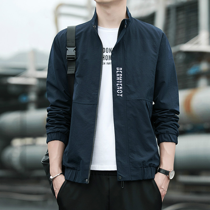 Una chaqueta de cuello para hombres primavera y otoño 2021 nuevo casual coreano chaqueta juvenil chaqueta de moda de hombre