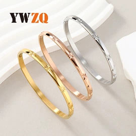 戒指;吊坠;手镯