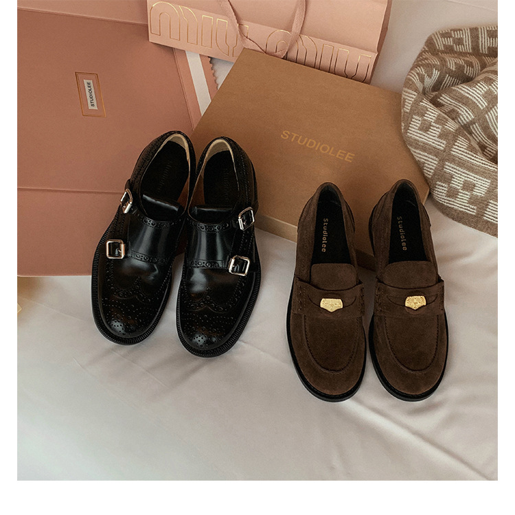 Grape Mom otoño e invierno nuevos zapatos de cuero retro de estilo británico exquisitos zapatos barrocos tallados zapatos de cuero Meng Ke mujeres