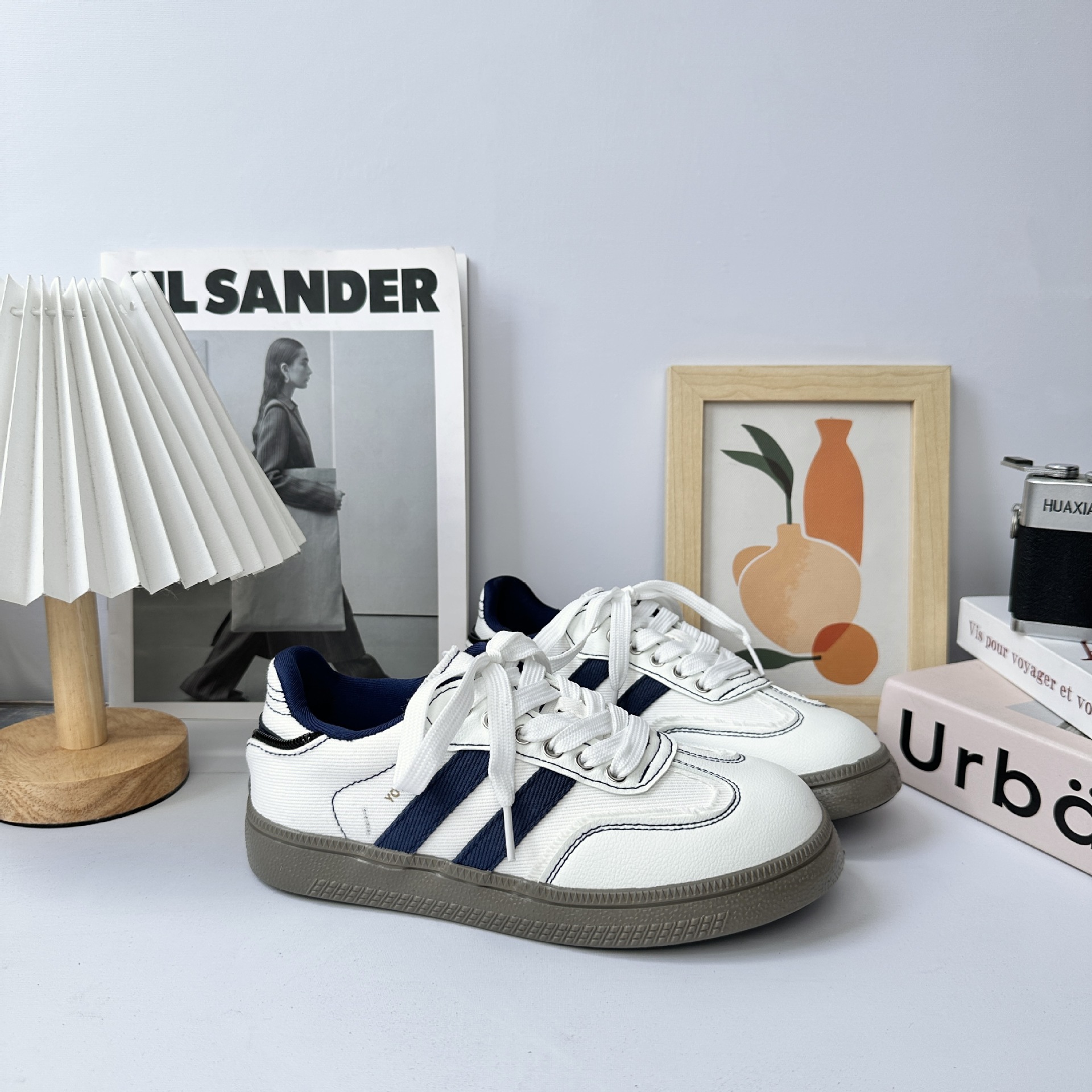 YUANBO Zapatos de skate casuales para mujeres 2025 nuevos zapatos blancos de suela gruesa coreana de nicho retrógrado zapatos de entrenamiento alemán