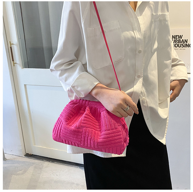 184g Weight Polyester Lining Material Clasp Frame Closure Type Sling Strap Strap Type Crossbody Bag Bags Type Casual, Daily, Shopping Occasion velvet Material Solid Color Pattern All Seasons Season Women's Gender Basic Style Cloud Shape Shape Women's Velvet Solid Color Basic Cloud Shape Clasp Frame Crossbody Bag 10