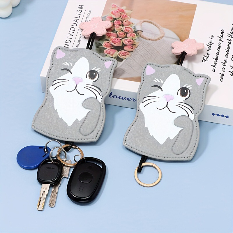 Japanese cartoon cat leather retractable keychain portable compact leather key bag creative backpack pendant