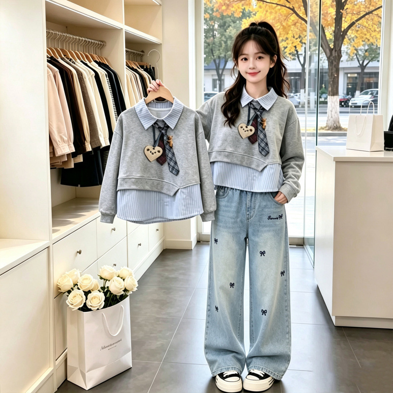 Two-piece set for girls, autumn collection: a faux two-piece sweatshirt and denim pants outfit, new spring/autumn style, fashionable cartoon top