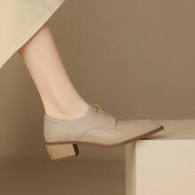 深口单鞋女粗跟新款大码英伦风中跟尖头系带小皮鞋杏色米白色