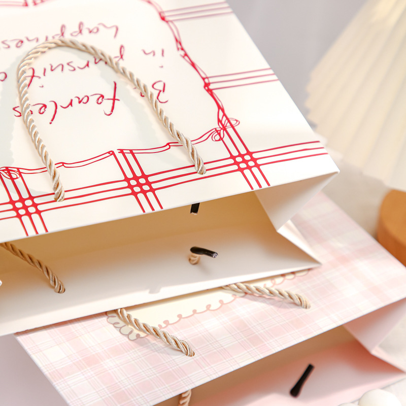 Bolsas de regalo de Mr. Paper Bolsas de regalo de cumpleaños de cuadros de dibujos animados de la serie de vacaciones suaves Bolsas de regalo de alto valor