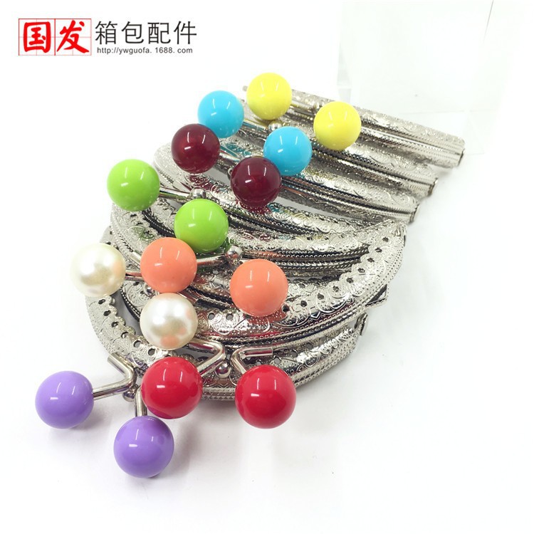 Inventario al por mayor de 14MM perlas acrílicas accesorios de oro perlas de color 19 colores para caramelo