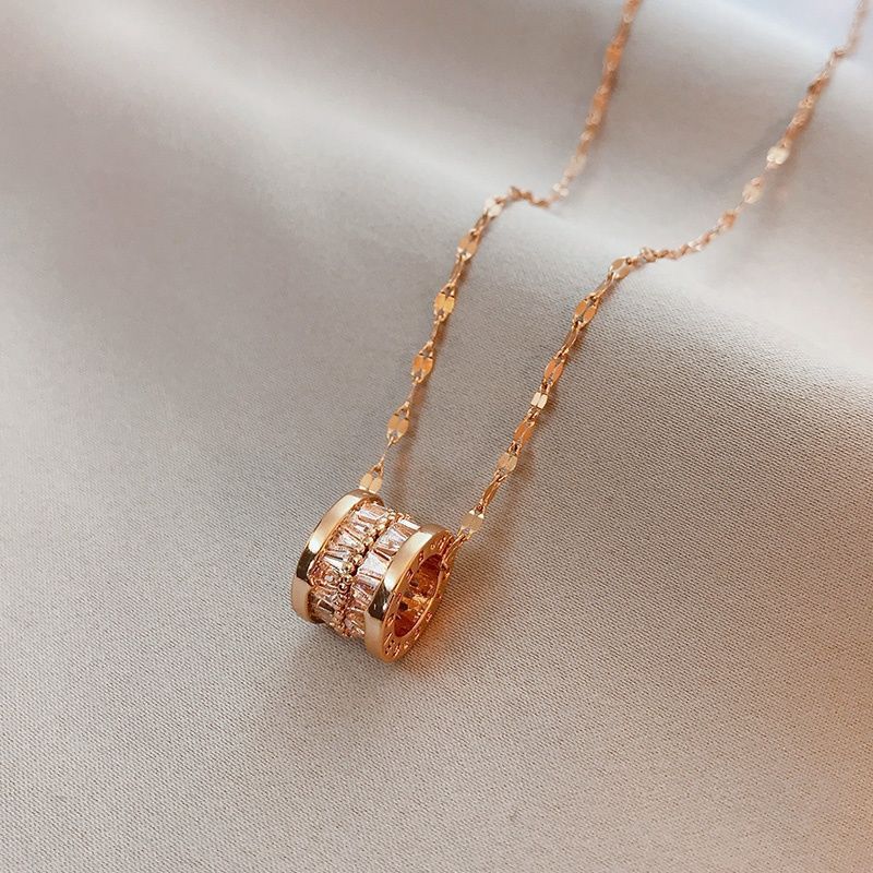 High-End-Halskette mit kleinem Taillenanhänger aus Titanstahl, weibliches Roségold-Temperament, leichter Luxus, Nischenkälte und_voghion.com