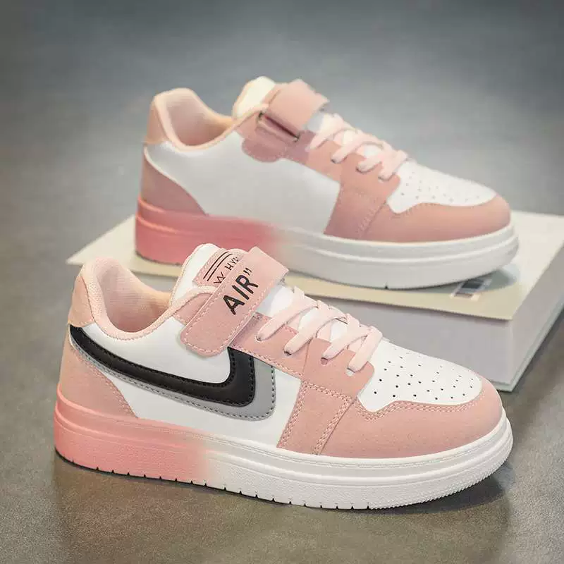 2025 весенняя новая детская обувь, женские кроссовки, дышащая модная повседневная обувь в корейском стиле, белые туфли для учащихся начальной школы, повседневная обувь для детей среднего и крупного размера.