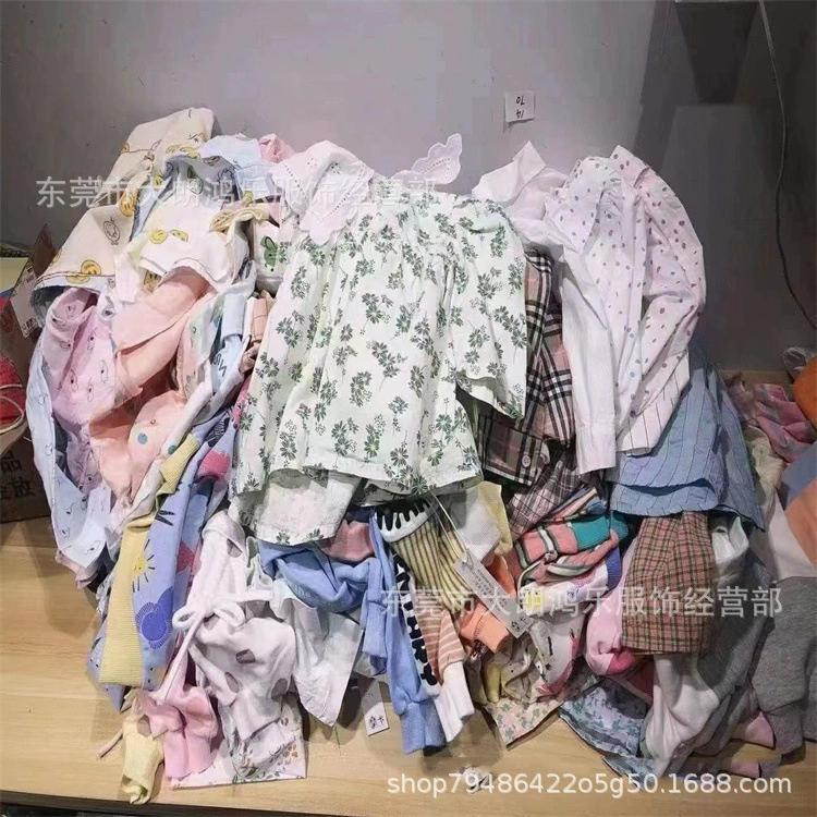 Обложка обработки товаров и маркировки