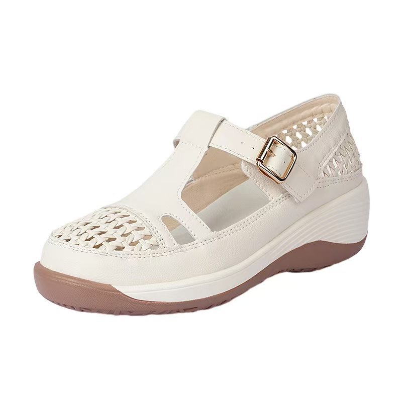 Sandalias de cuero suave de moda hueco 2026 zapatos blancos primavera y verano versátiles nuevos zapatos de agujero ligero con suela gruesa