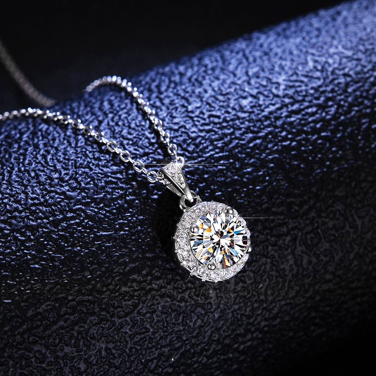 Simple Style Round Sterling Silver Inlay Moissanite Zircon Pendant Necklace display picture 2