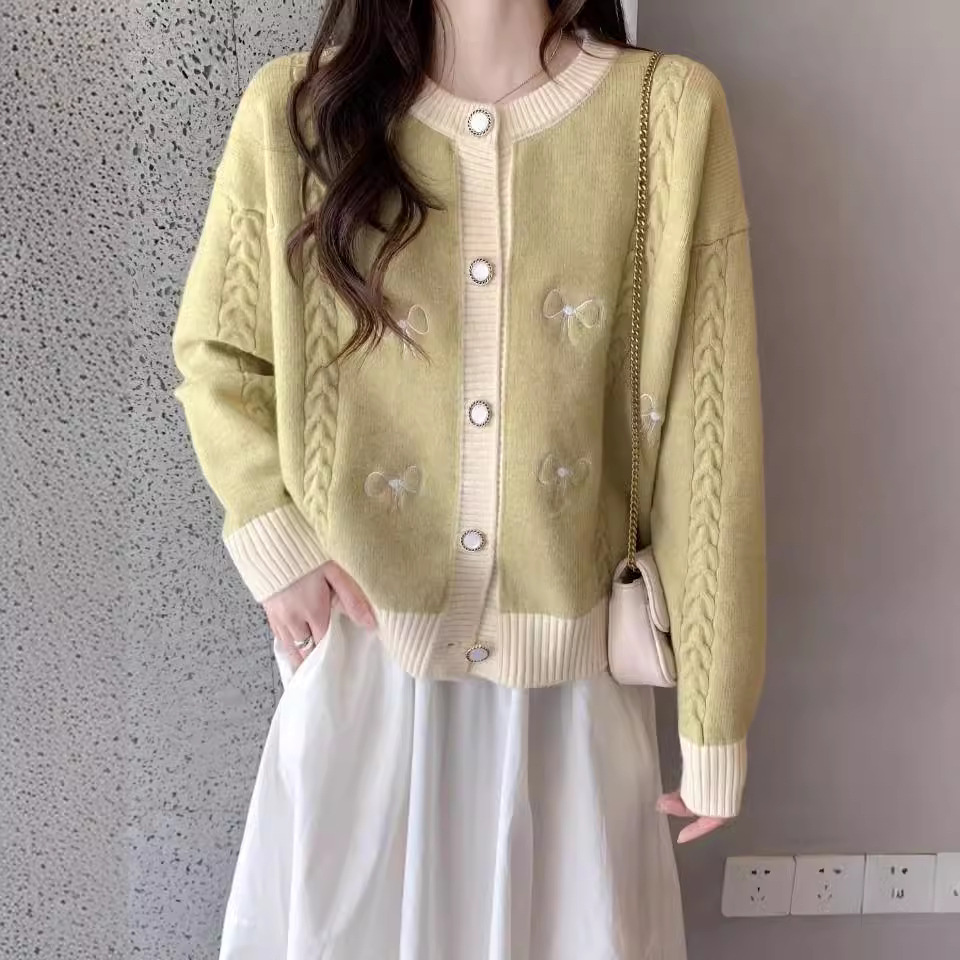 24 Dongpuyuan nuevo suéter de punto de moda coreano de cuello redondo de manga larga arco de color multi-botón