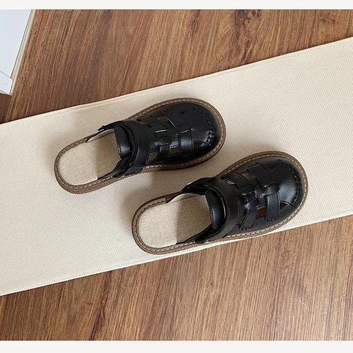 Dos sandalias de cabeza hueca para mujeres 2024 nuevos zapatos romanos de mitad de zapatillas de verano para mujeres