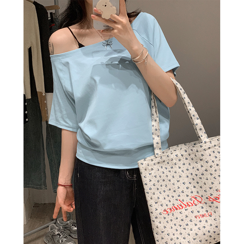 張婧儀スターと同じ肩の半袖の女性の肩のtシャツの夏純欲のギャルのゆったりしている黒い肩の上着