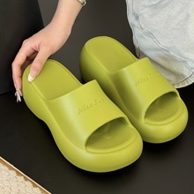 ���޶��ƺ������͸�����ЬŮʿ�ļ�ɳ���r�з����⴩�߼�����Ь