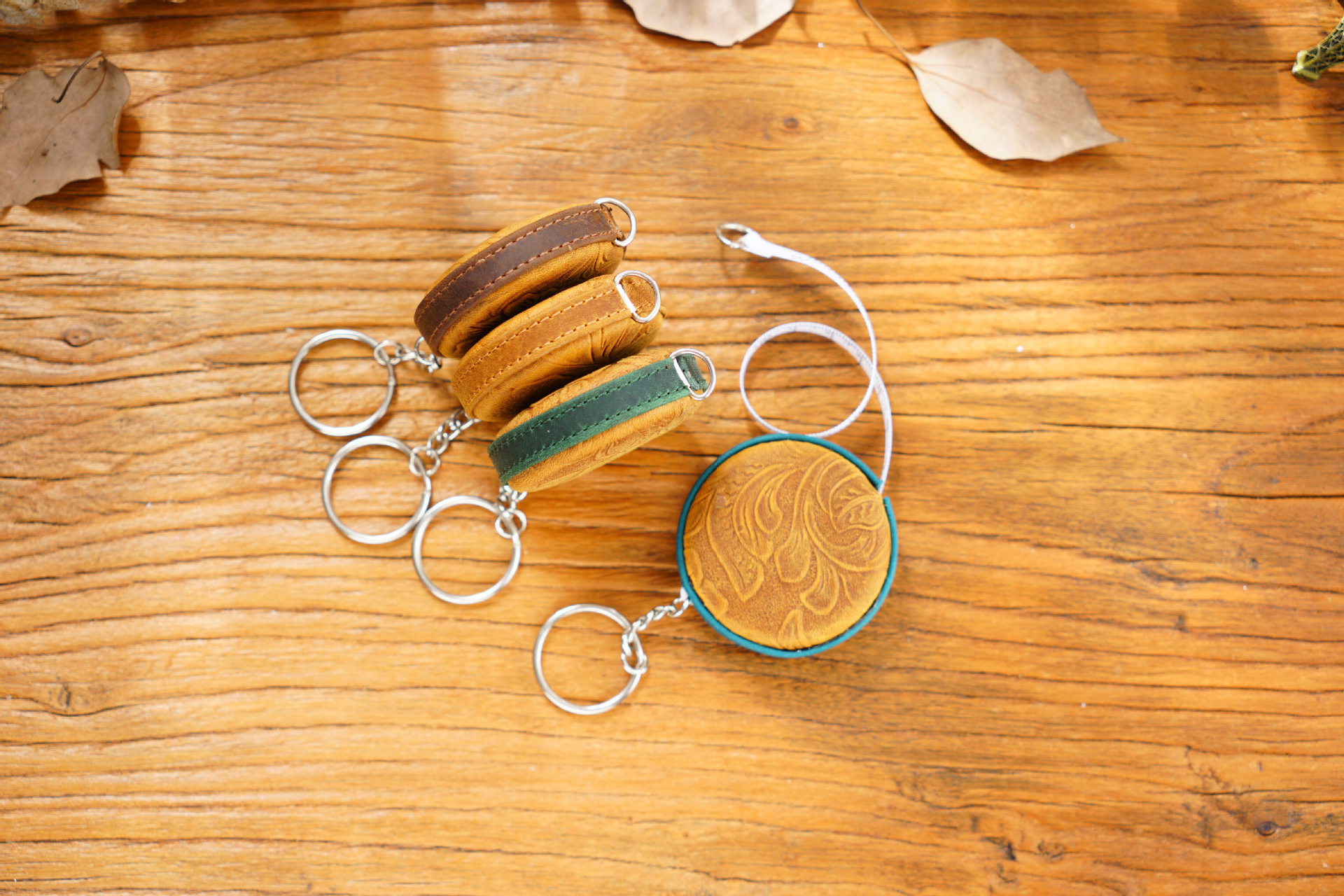 Cross-border Handmade Mini Tape Measure Measuring Tape Vintage Crazy Horse Leather Clothes Measuring Tape Measure Leather Keychain Pendant Tape Measure In Stock display picture 4