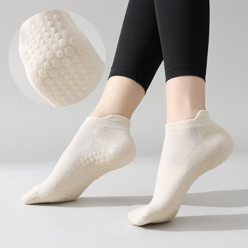 瑜伽袜子批发厂家直销室内运动普拉提袜子硅胶防滑地板袜网眼透气