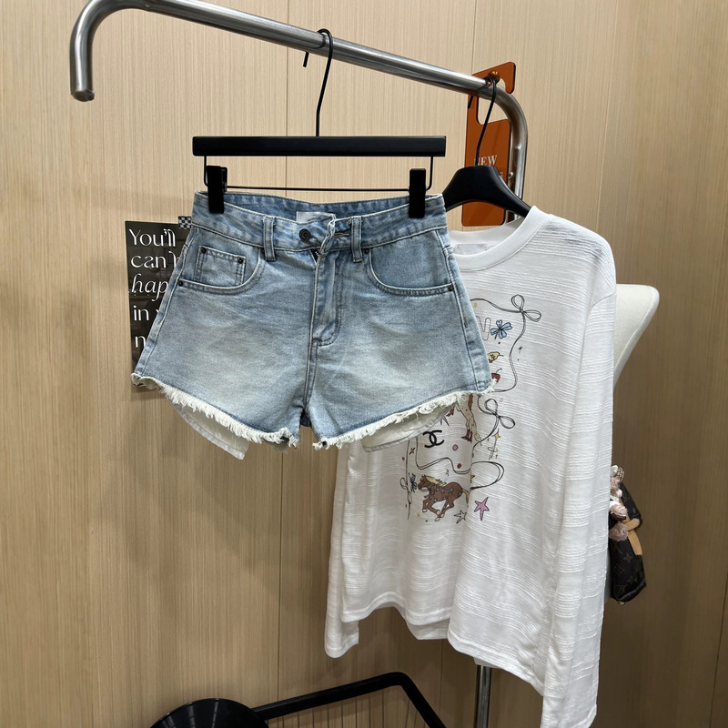 Luojia's New Retro Light Blue Tassel Embroidered Denim Shorts for Women, High-Waisted, Slimming A-Line Hip-Hugging Hot Pants for Summer