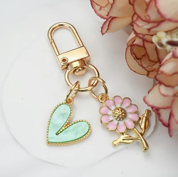 Daisy DIY Mobile Phone Case Charm Set Zinc Alloy Heart Pendant Women's Bag Accessories Cross-Border Wholesale