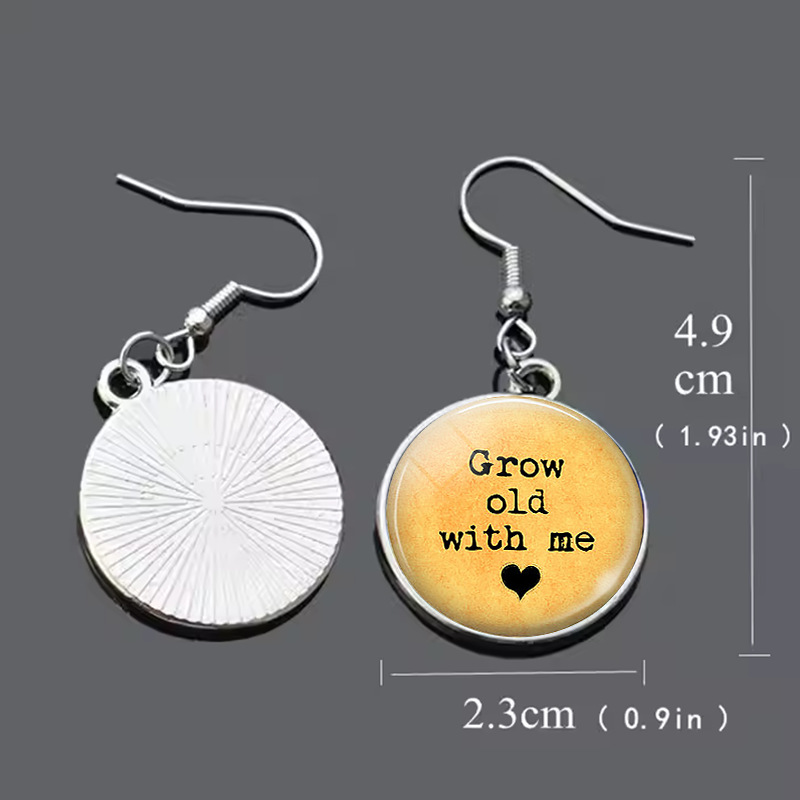 Personalidad Inglés Kiss me Pendientes de metal Novia Amor amonestación Joyas de amor Pendientes de gema de vidrio Transfronterizo