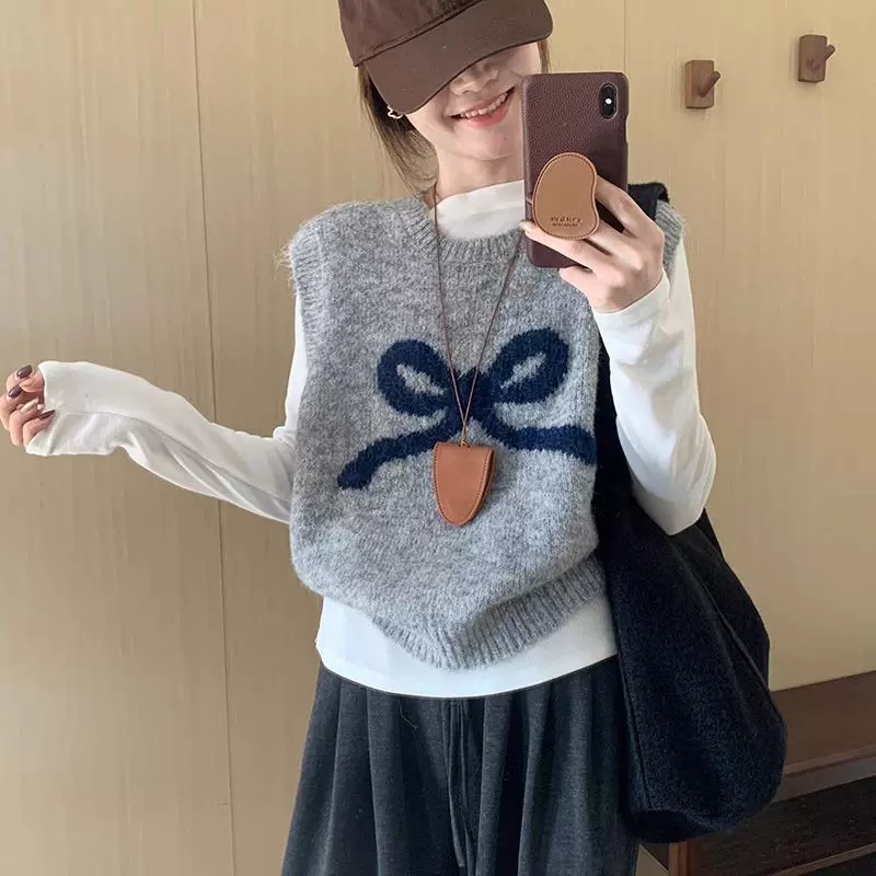 甜美减龄蝴蝶结针织马甲外穿秋冬新款韩版刺绣图案显瘦叠穿上衣女